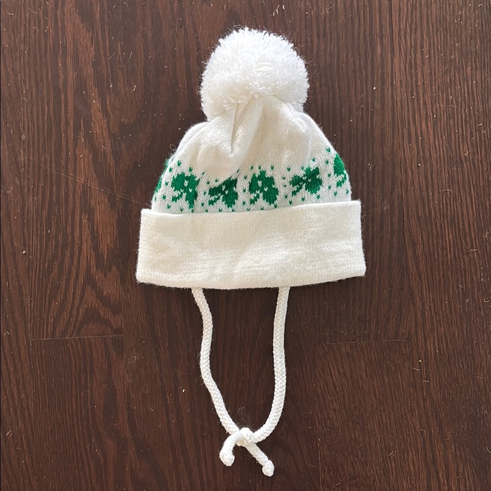 Cozy White and Green Shamrock Baby Pom-Pom Hat